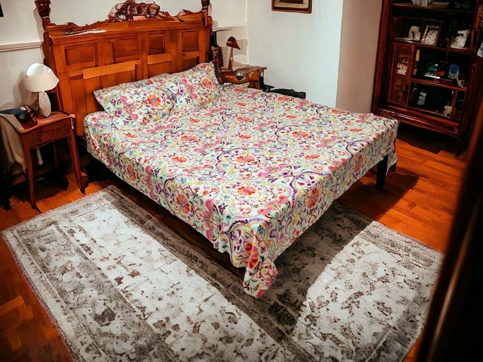 Beautiful Multicolor Flower Pattern bed sheet